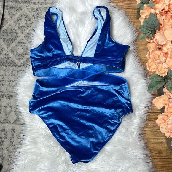 Fluffy Velvet Cutout Plunge Paneling Monokini Swimsuit XL - Picture 5 of 9